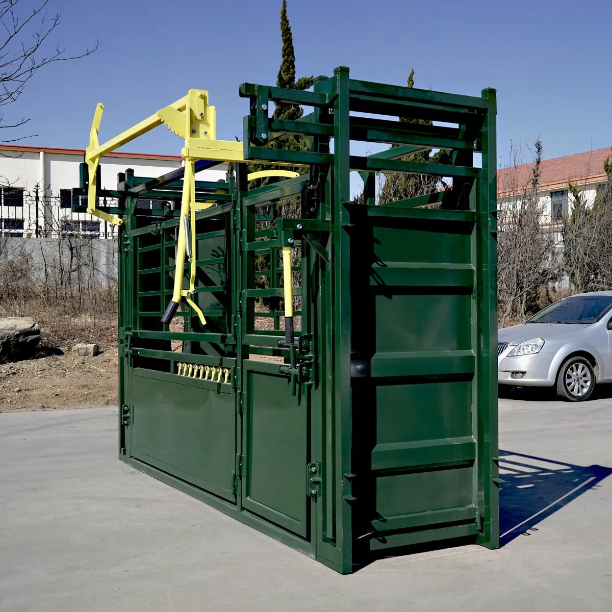 [AS-IS] Cattle Squeeze Chute Manual Headgate