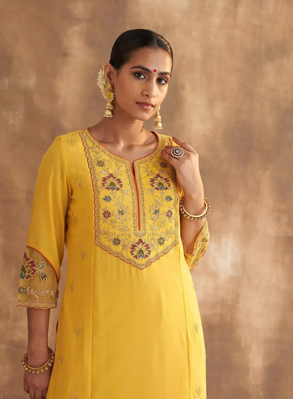 Daisy Yellow Kurta Set With Embroidery