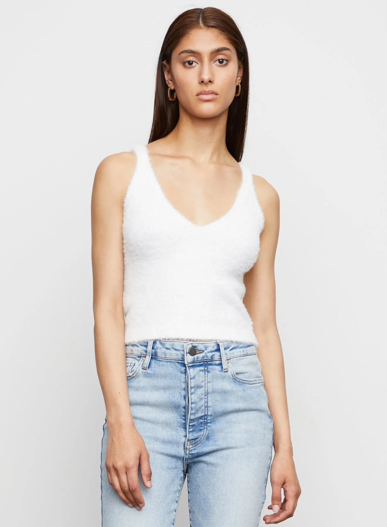 Nelly Cropped V Neck Sweater Tank in Crème