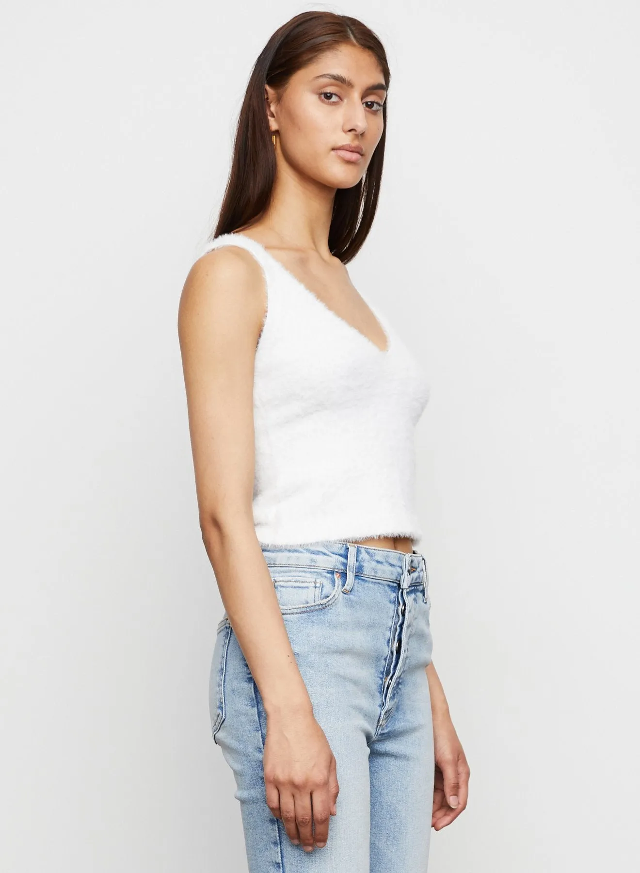 Nelly Cropped V Neck Sweater Tank in Crème