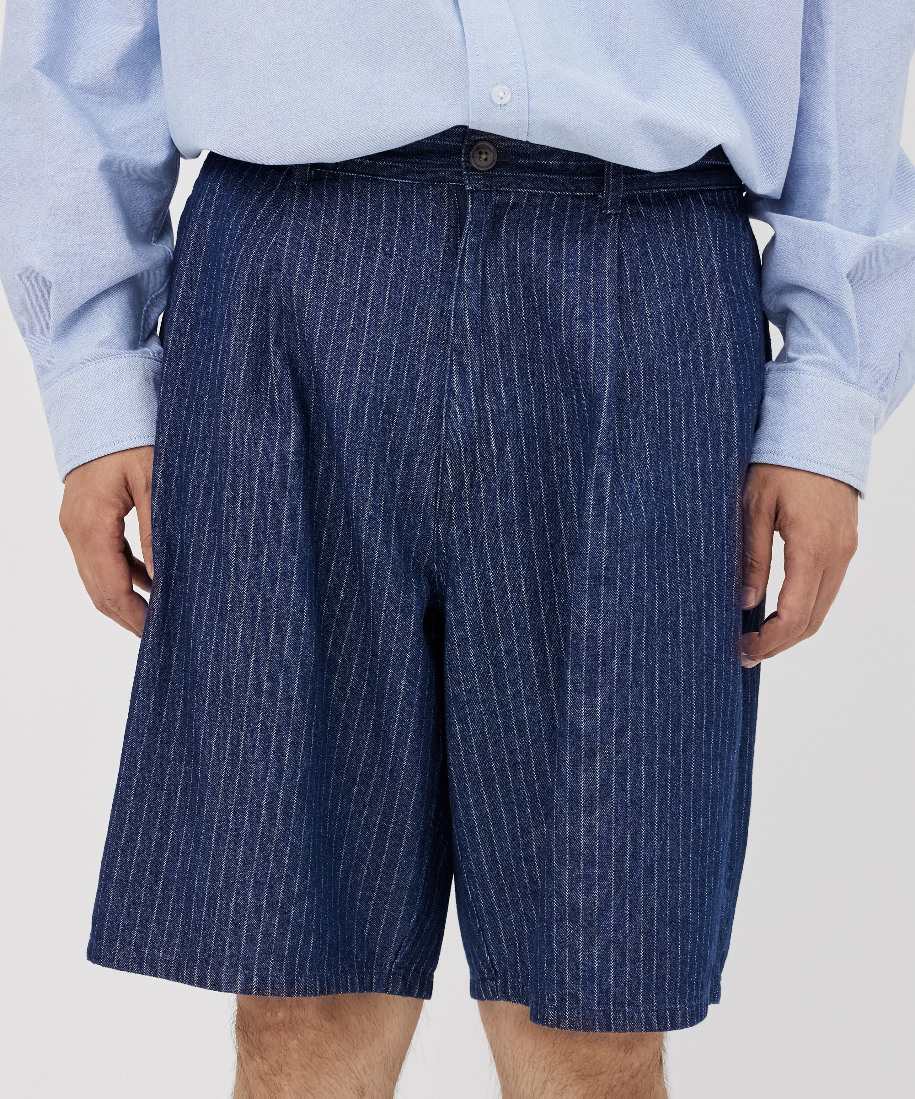 STRIPE 2TUCK SHORT TROUSERS(ストライプデニムショートトラウザー)【U2311672-C】